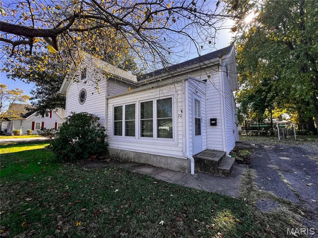 20 E Kentucky Street, Trenton, IL 62293 - #1