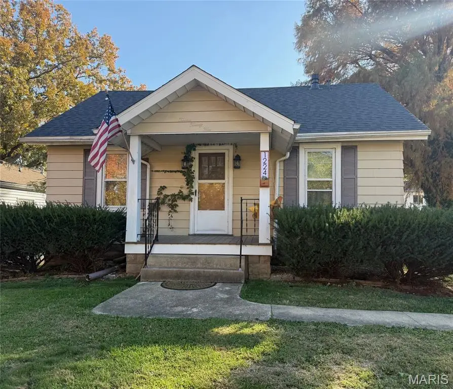 1224 W Jefferson Street, Vandalia, IL 62471 - Image #1