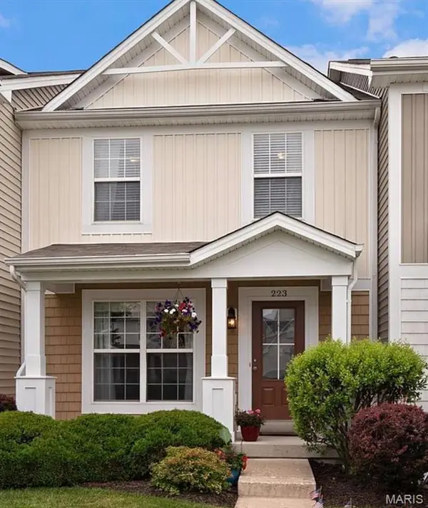 223 Countryshire Drive, Lake St Louis, MO 63367