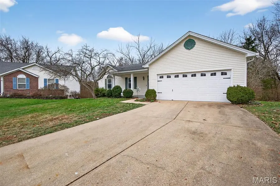 26 Red Cedar Court, Saint Charles, MO 63303 - Image #2