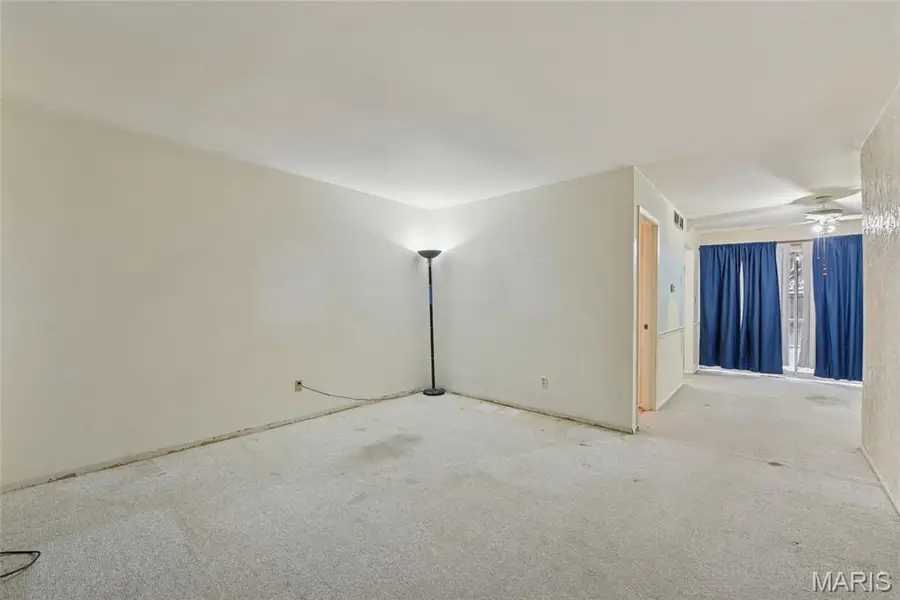 140 Burtonwood Drive, Ballwin, MO 63011 - Image #3