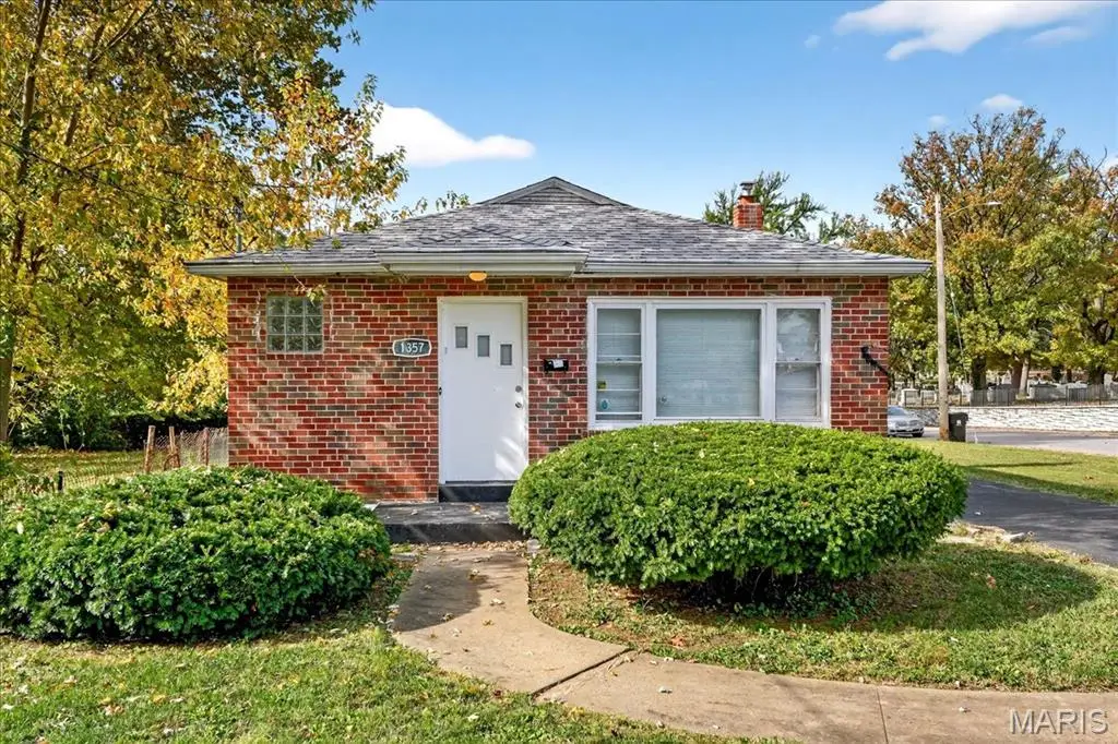 1357 N North And South Road, University City, MO 63130 - #1