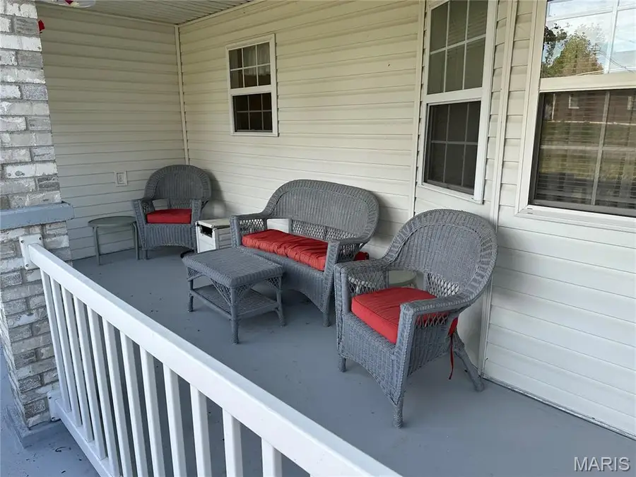 304 Crestview Drive, Steeleville, IL 62288 - Image #2