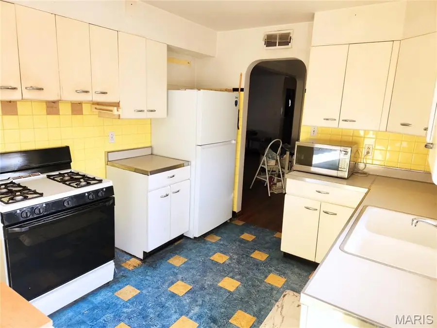 38 S 86th Street, Belleville, IL 62223 - #2