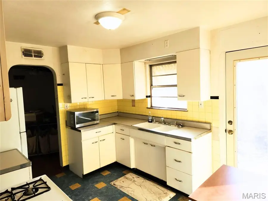 38 S 86th Street, Belleville, IL 62223 - #3