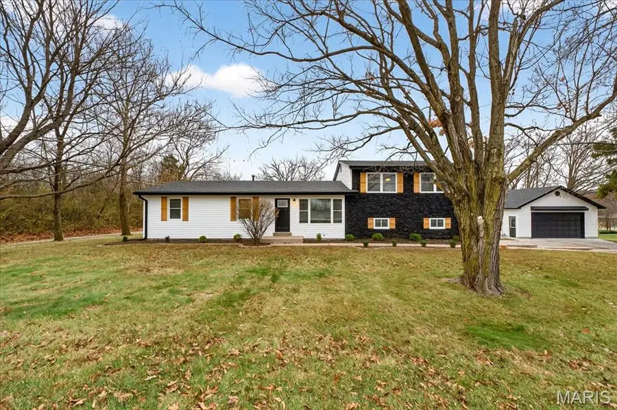 714 Sunset Lane, Ofallon, MO 63366 - Image #2