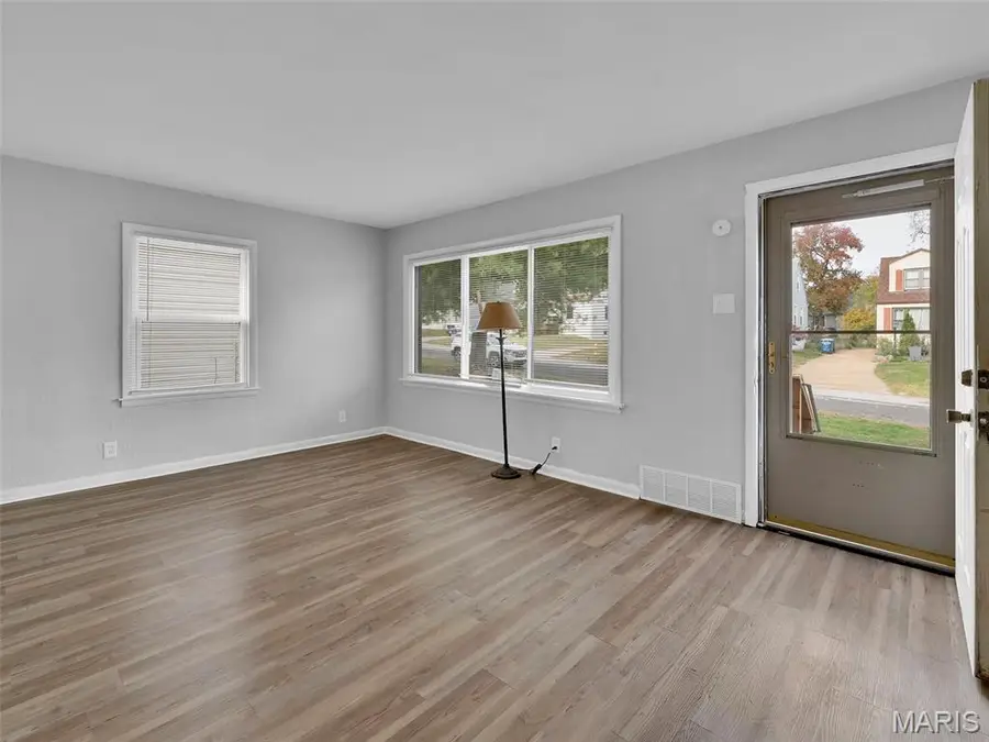 9822 Zykan Drive, Saint Louis, MO 63114 - Image #3