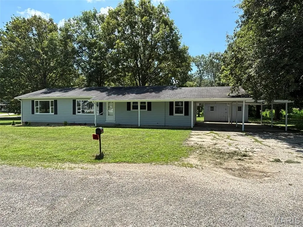 145 Hickory Grove, Salem, IL 62881 - Image #1