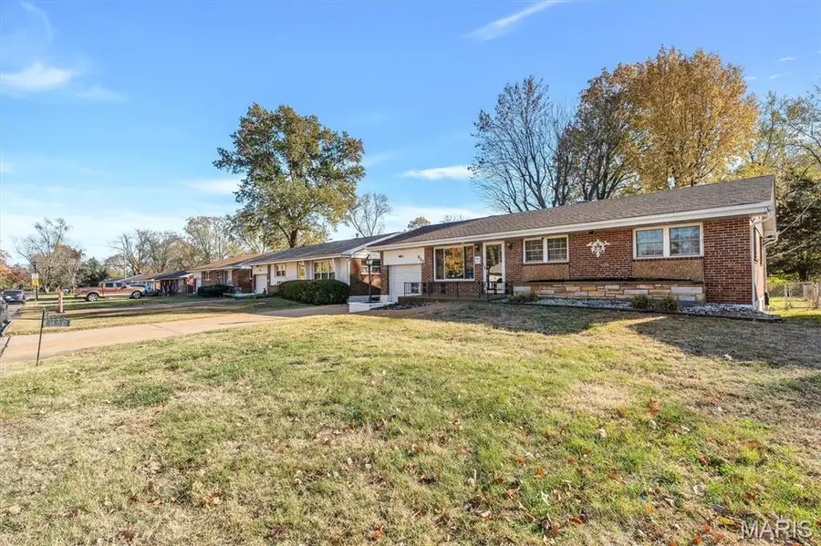 920 Lebon Drive, Saint Louis, MO 63137 - Image #2