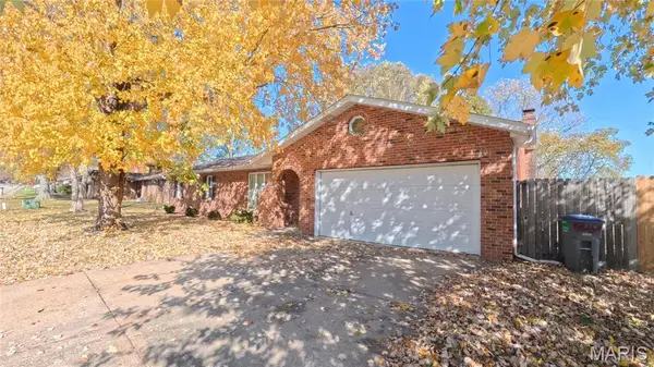 408 Weatherstone Drive, Belleville, IL 62221