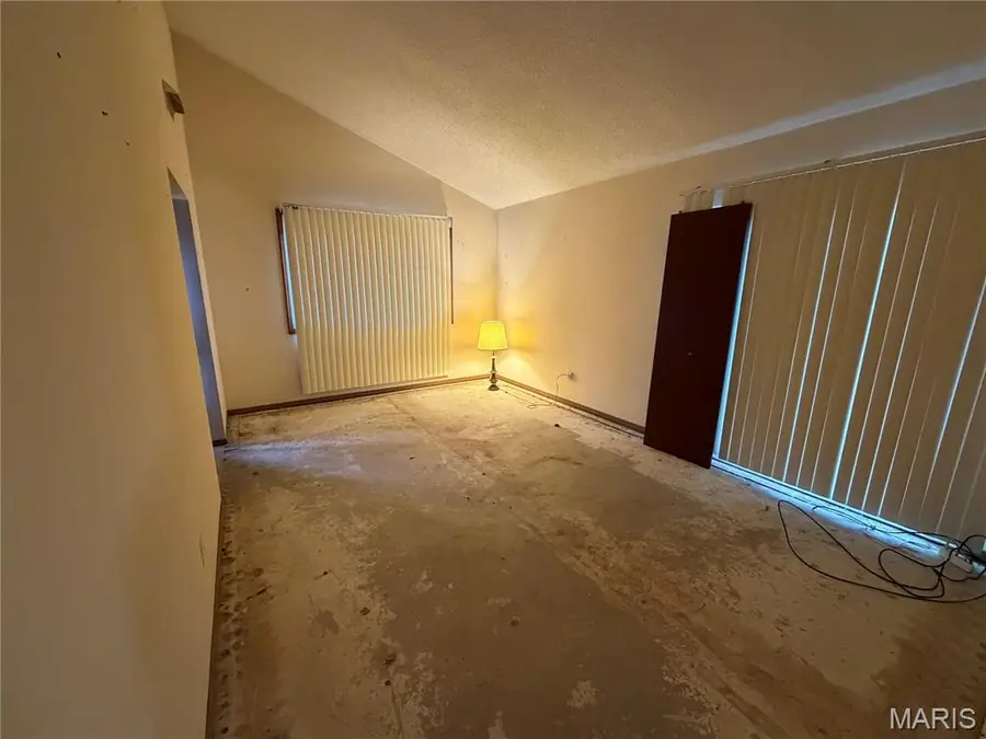 602 Ledyard Drive, Florissant, MO 63031 - Image #2