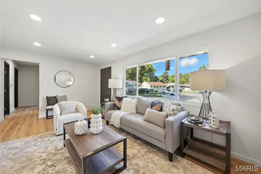 4254 Stambaugh Court, Saint Louis, MO 63134 - Image #2