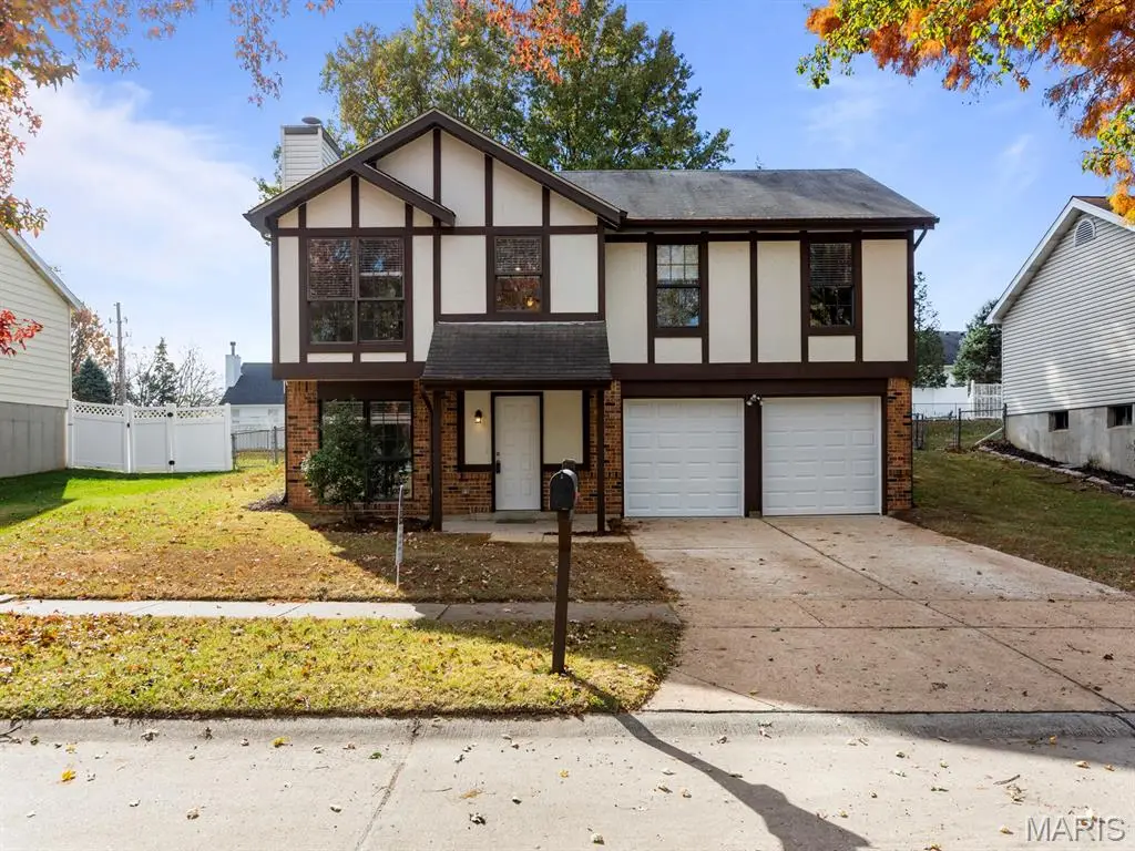 1095 Summit Meadows Drive, Fenton, MO 63026 - Image #1