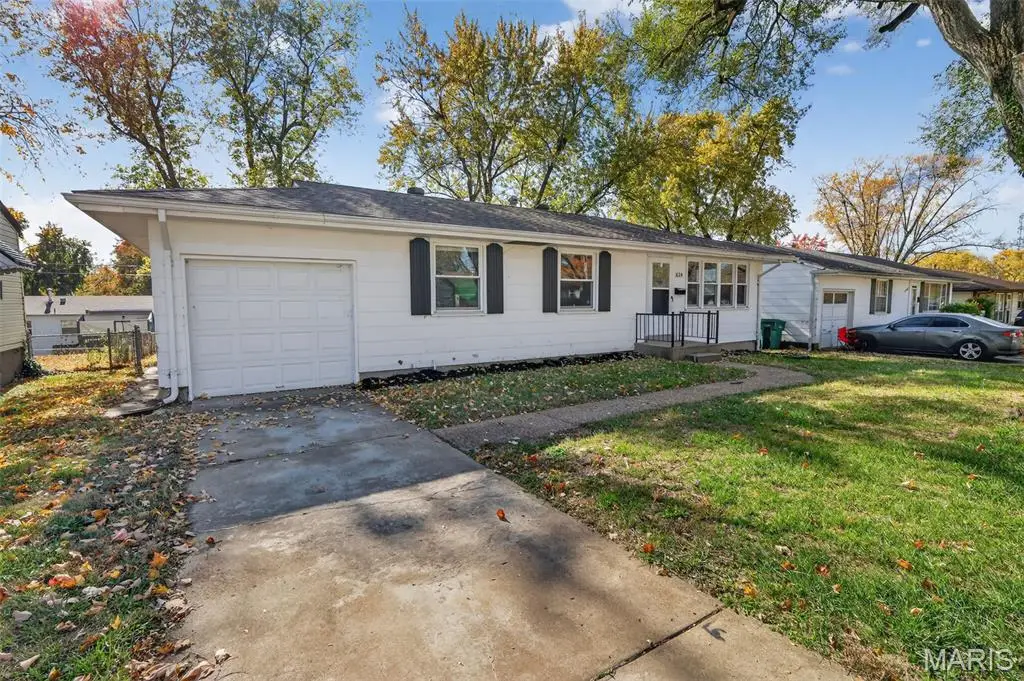 614 Ludlow Drive, Saint Louis, MO 63137 - Image #1
