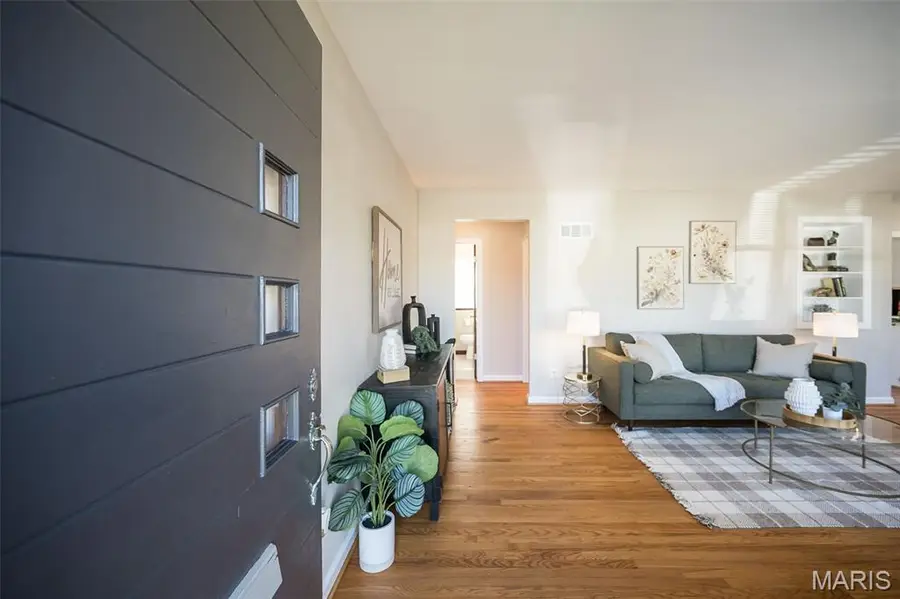 5937 Childress Avenue, Saint Louis, MO 63109 - Image #2