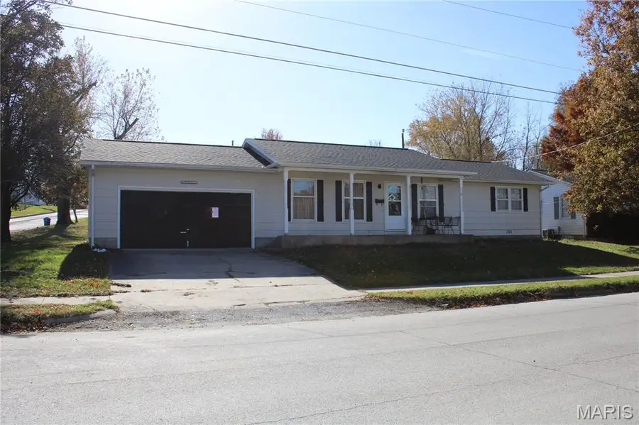 615 W Locust Street, Paris, MO 65275 - Image #2