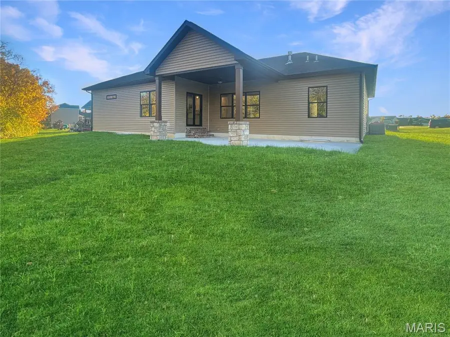 8055 Radcliffe Place, Troy, IL 62294 - Image #2