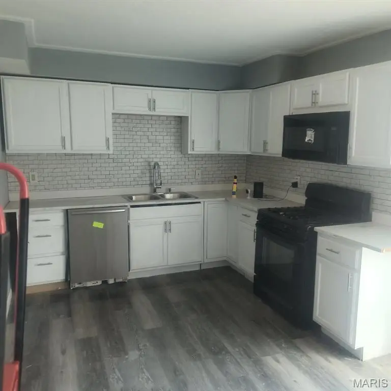 610 E Monroe Street, Belleville, IL 62220 - Image #3