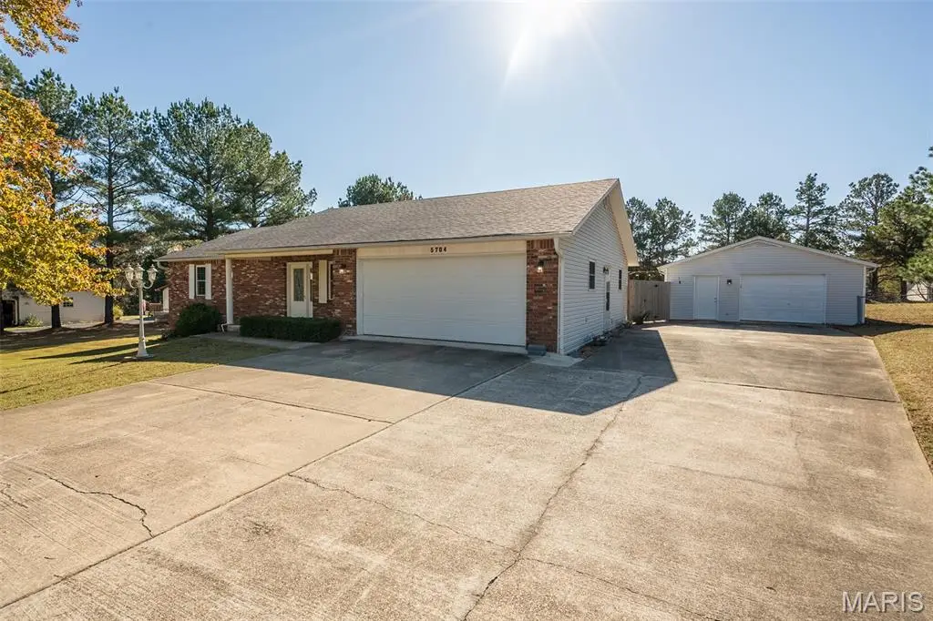 5704 Cedar Ridge Drive, Poplar Bluff, MO 63901 - Image #1