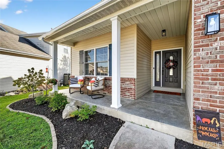 66 White Brook Ct, Ofallon, MO 63366 - Image #2