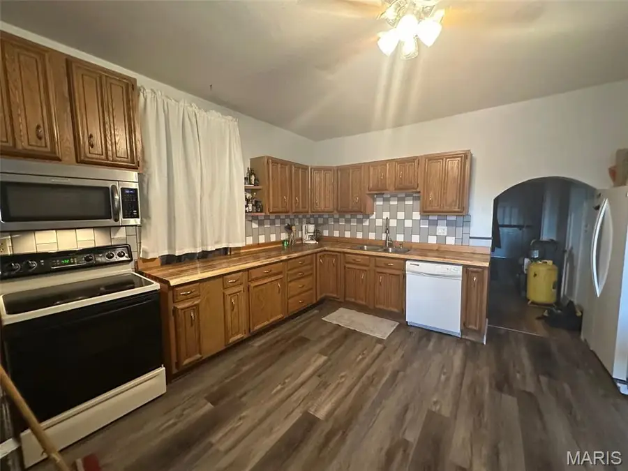 9405 Gentry Avenue, Saint Louis, MO 63125 - Image #2