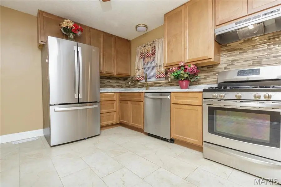 6081 Silver Fox Drive, Florissant, MO 63034 - Image #3