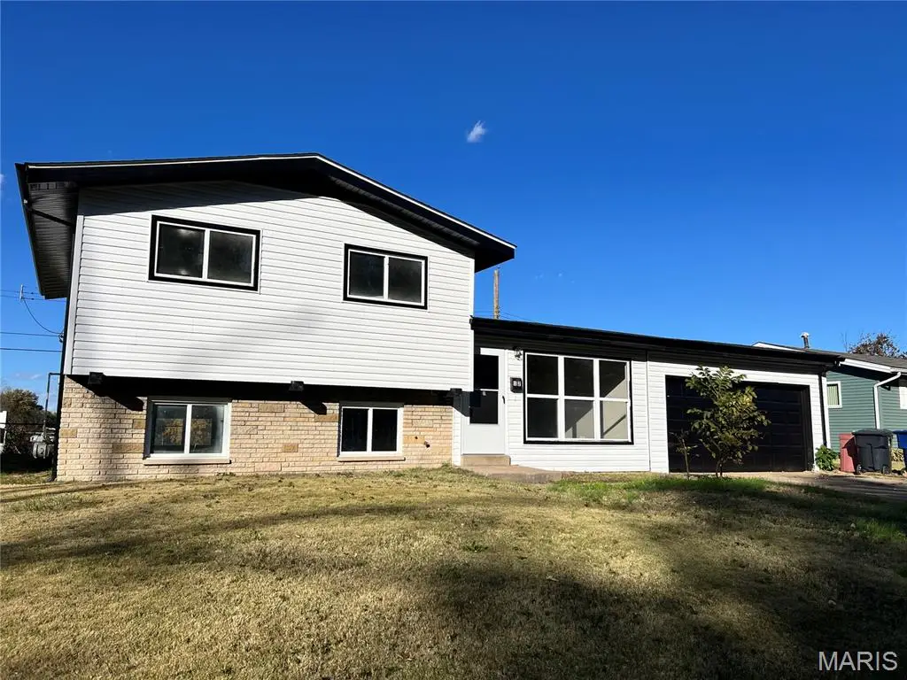 12 Trinity Lane, Florissant, MO 63031 - #1