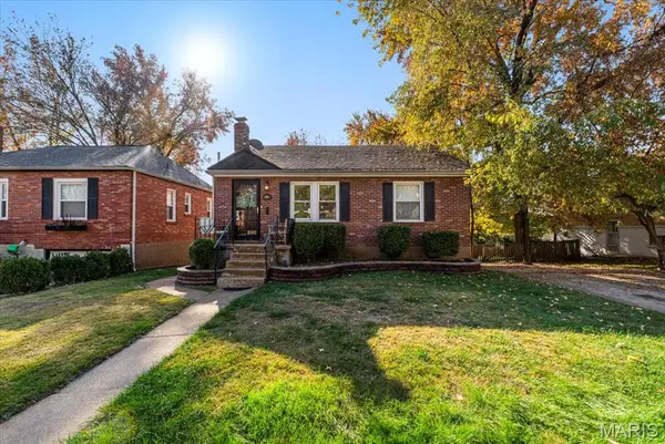 8746 White Avenue, Brentwood, MO 63144