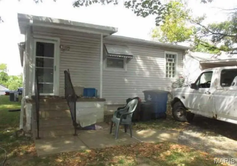 9846 Lilac Drive, Saint Louis, MO 63137 - Image #2