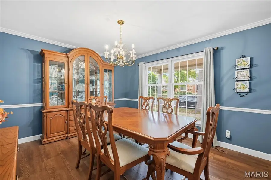 5462 Chatfield Drive, Oakville, MO 63129 - Image #3