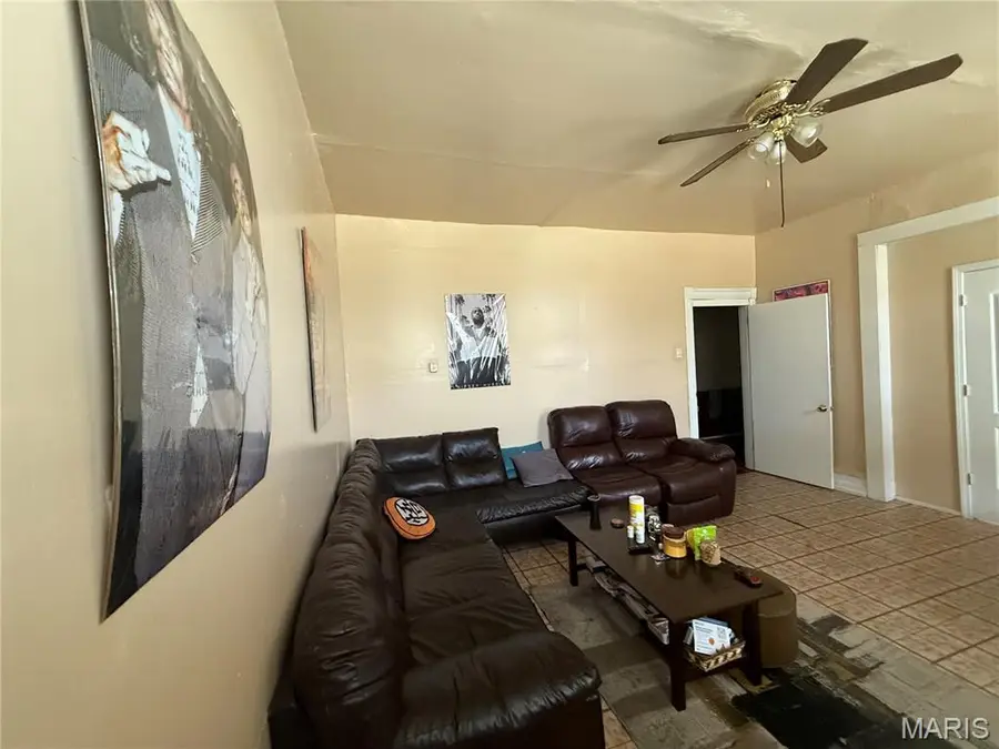 4430 Strodtman Place, Saint Louis, MO 63107 - Image #2