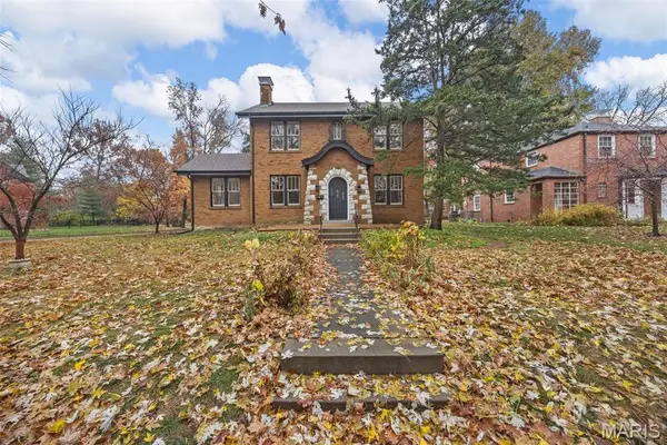 634 Barstow Place, Webster Groves, MO 63119