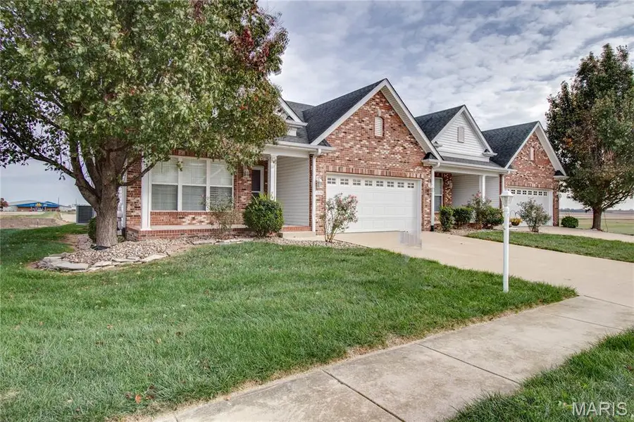 1333 Magnolia Lane, Jerseyville, IL 62052 - Image #2