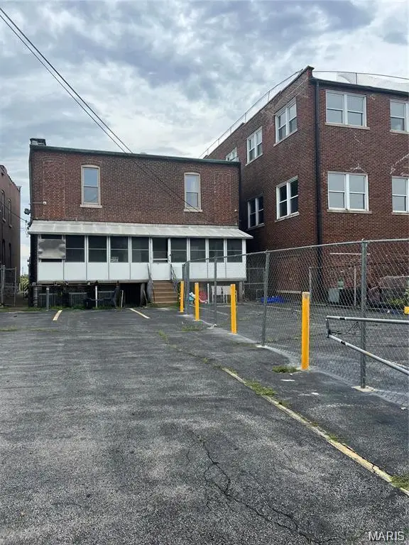 3465 S Grand Boulevard, Saint Louis, MO 63118 - #2