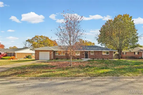 2301 Wedgewood Drive, Alton, IL 62002