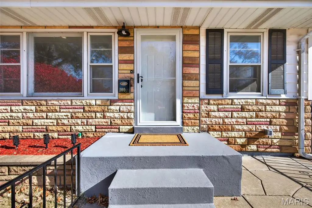 100 Du Bourg Lane, Florissant, MO 63031 - Image #1