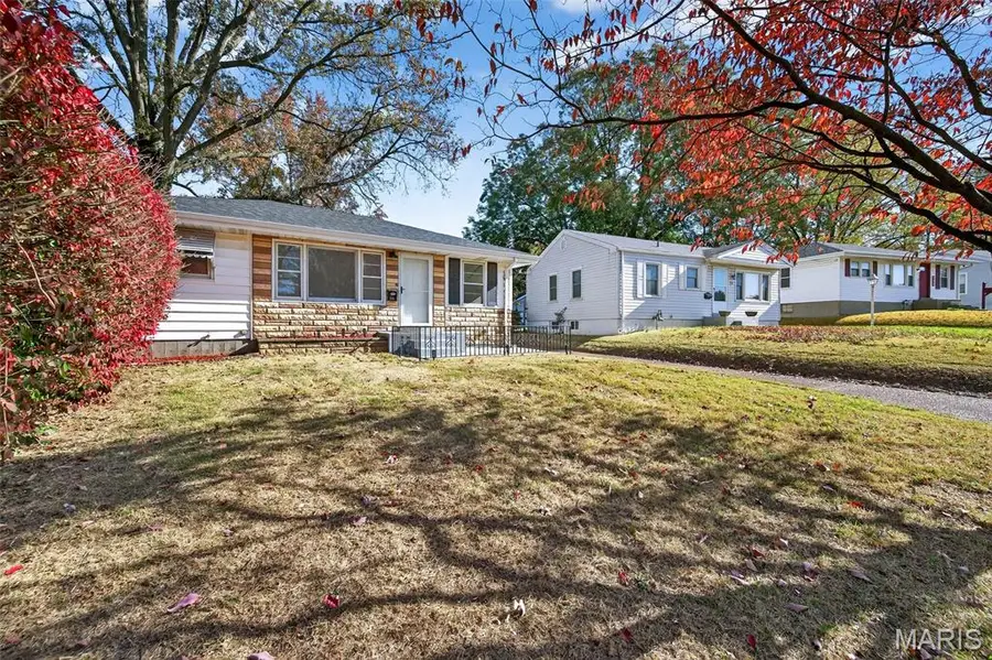 100 Du Bourg Lane, Florissant, MO 63031 - Image #3