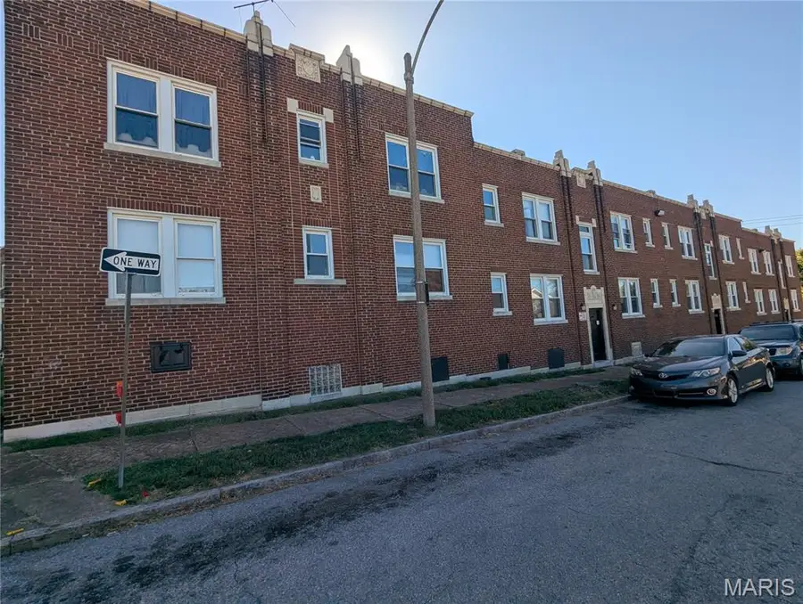 3900 Ray Avenue, Saint Louis, MO 63116 - Image #2