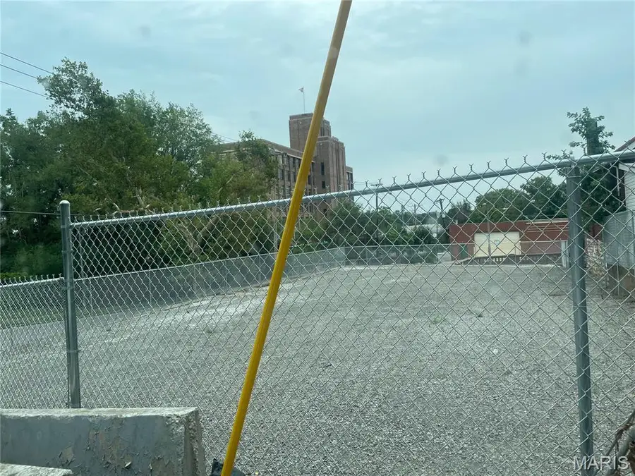 4301 Gravois Avenue, Saint Louis, MO 63116 - Image #2