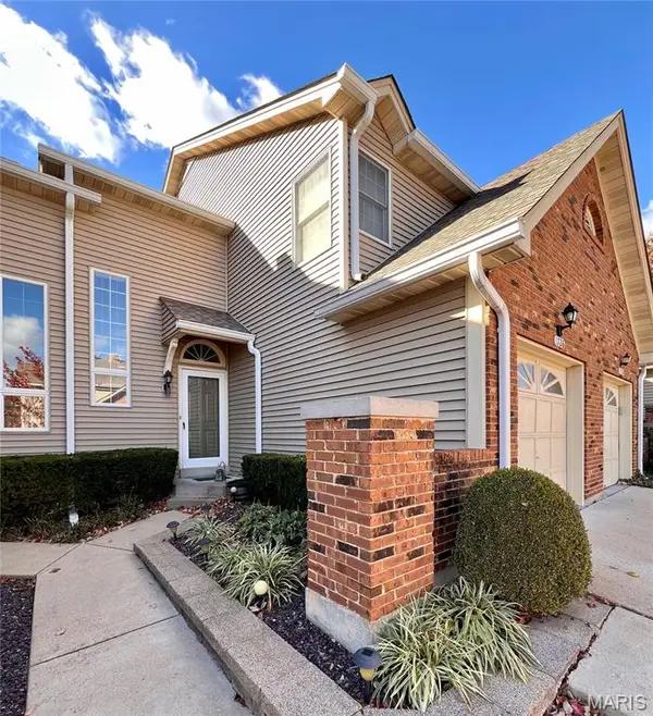 1726 Blue Oak Drive, Chesterfield, MO 63017