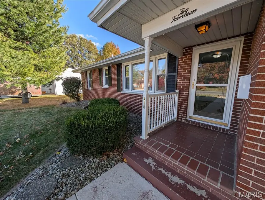 214 Canterbury Street, Bethalto, IL 62010 - Image #3