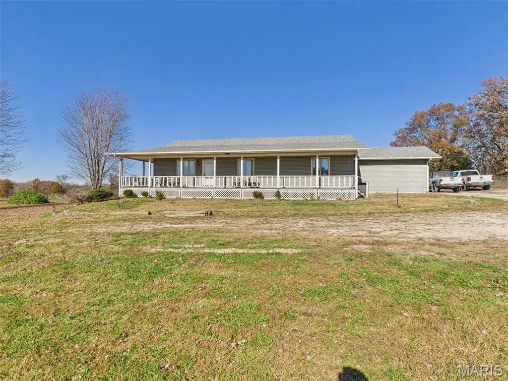 27821 Pacific Drive, Lebanon, MO 65536 - Image #1