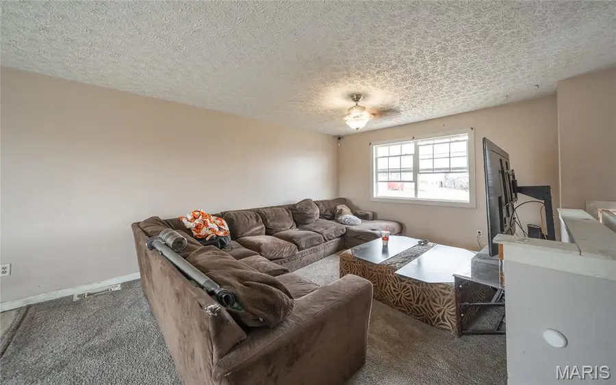 24235 Thames Lane, Saint Robert, MO 65584 - Image #2