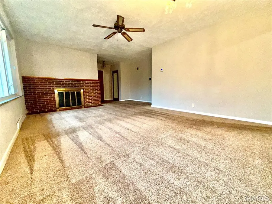 140 Willow Creek Road, Belleville, IL 62223 - Image #3