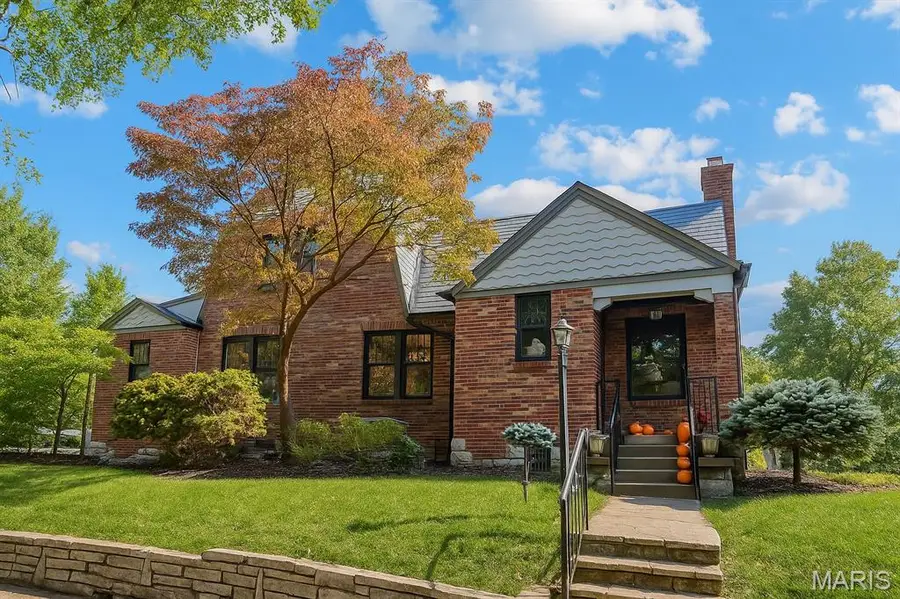 8000 Venetian Drive, Saint Louis, MO 63105 - Image #2