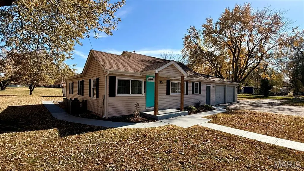 912 S Walnut Street, Litchfield, IL 62056 - Image #1