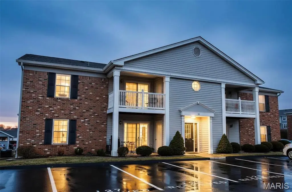 10 Berview Circle #D, Saint Louis, MO 63129 - Image #1