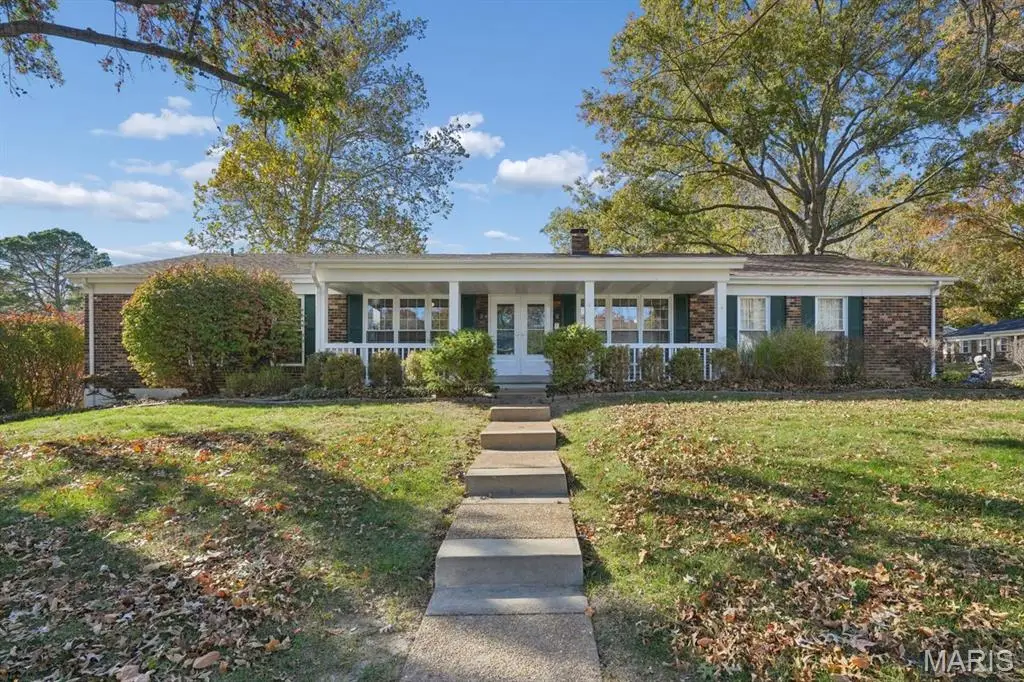 5523 Fireleaf Drive, Saint Louis, MO 63129 - Image #1