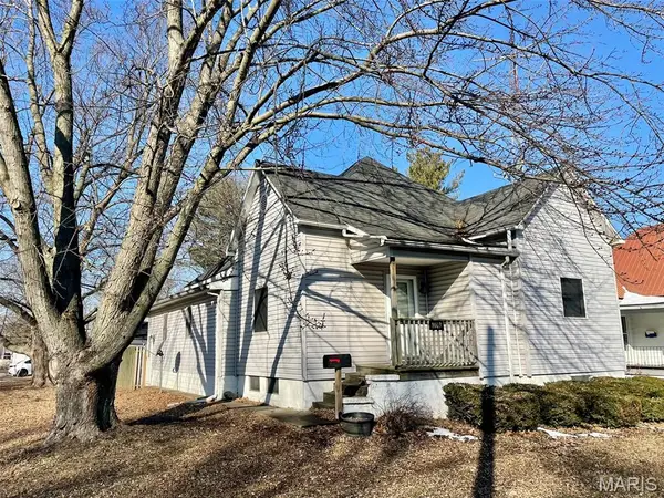 1003 N Monroe Street, Litchfield, IL 62056