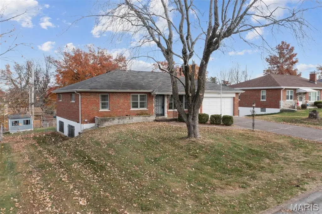 9720 Grantview Drive, Saint Louis, MO 63123 - Image #1